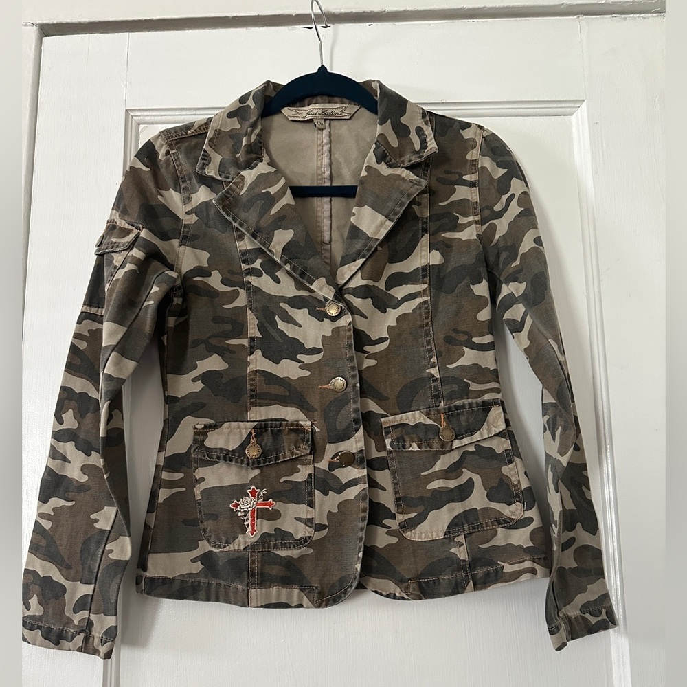Camo women’s blazer with gold buttons